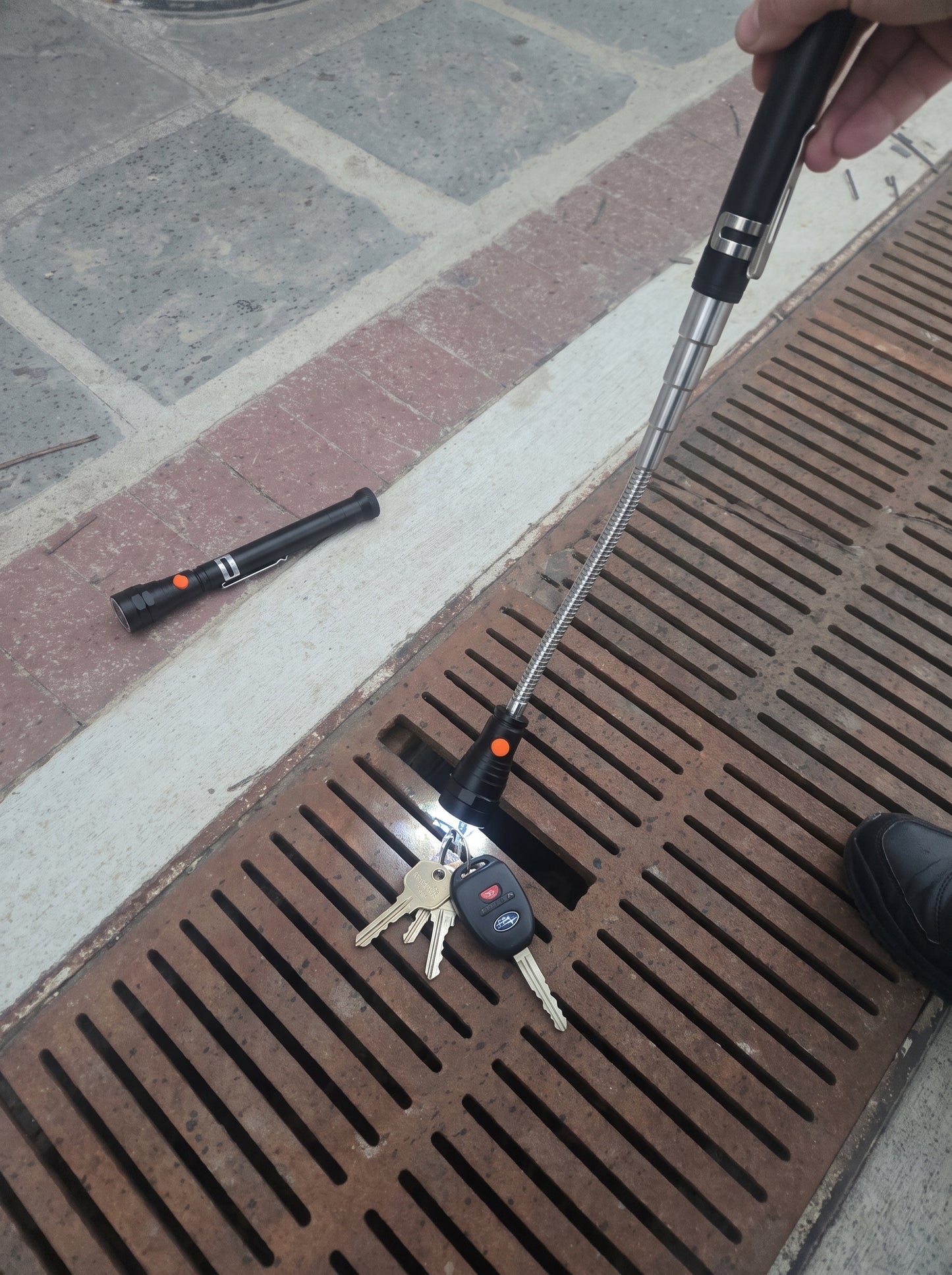 Zephrio Telescoping Magnetic Pickup Tool